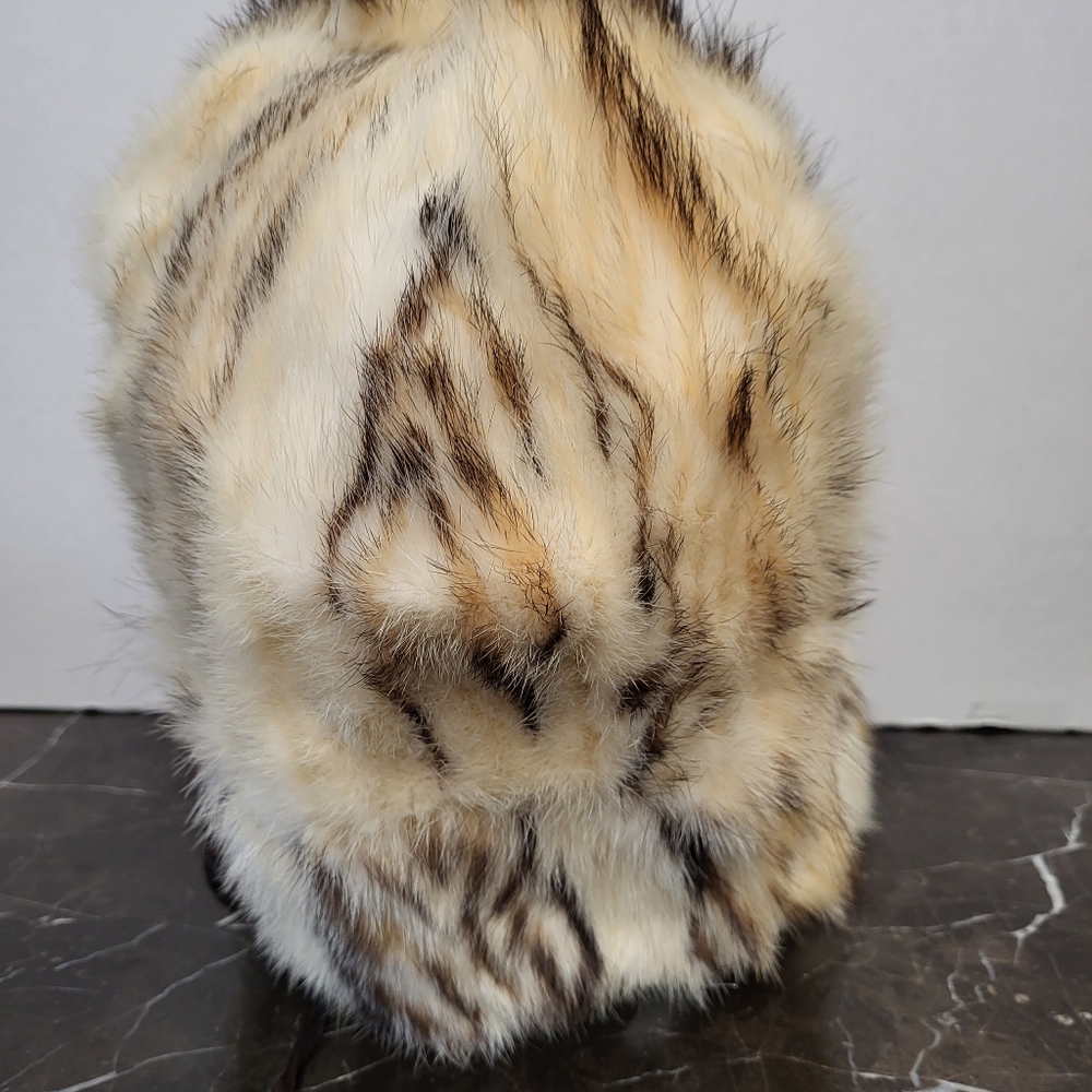 Real Fur - Picture 12 of 15